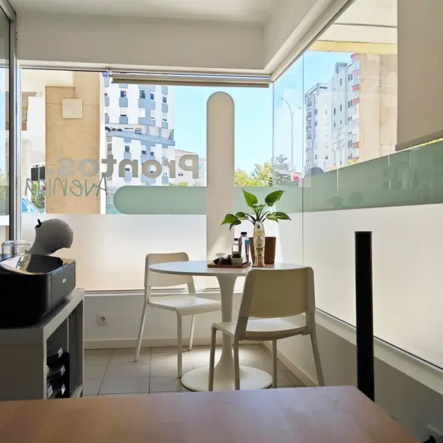 Já passou quase um mês e sinto que as rotinas começam a ganhar forma. Cada sessão vai trazendo mais confiança e isso nota-se no trabalho dos alunos 📚✨

Ainda tenho algumas horas por preencher, mas não muitas. Normalmente os pedidos aumentam depois das primeiras notas… só que nessa altura já é mais difícil encontrar vaga ⏳

Ainda este mês vou partilhar novidades 👀

#explicacoes #numeroserabiscos #anoletivo #matematica #fisicoquimica #geometriadescritiva #caldasdarainha #estudar